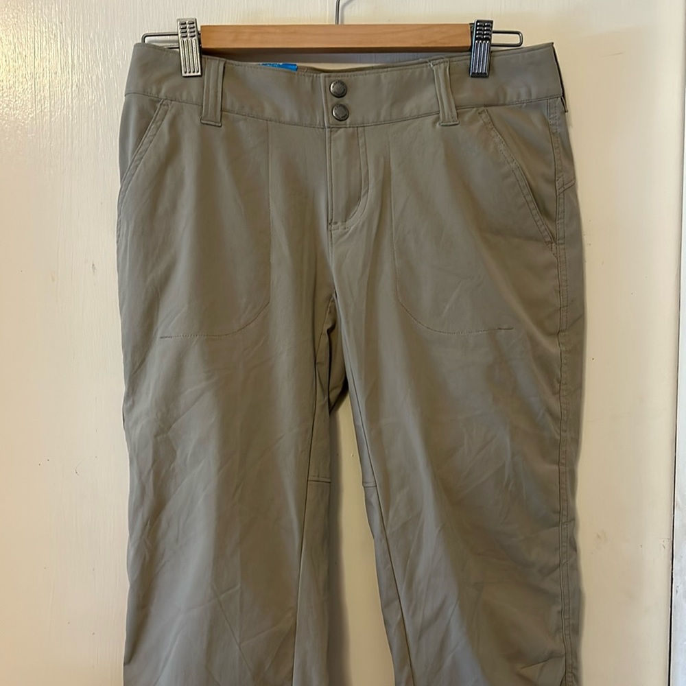 NWT Columbia Saturday Trail Knee Pants size 6 inseam 18”